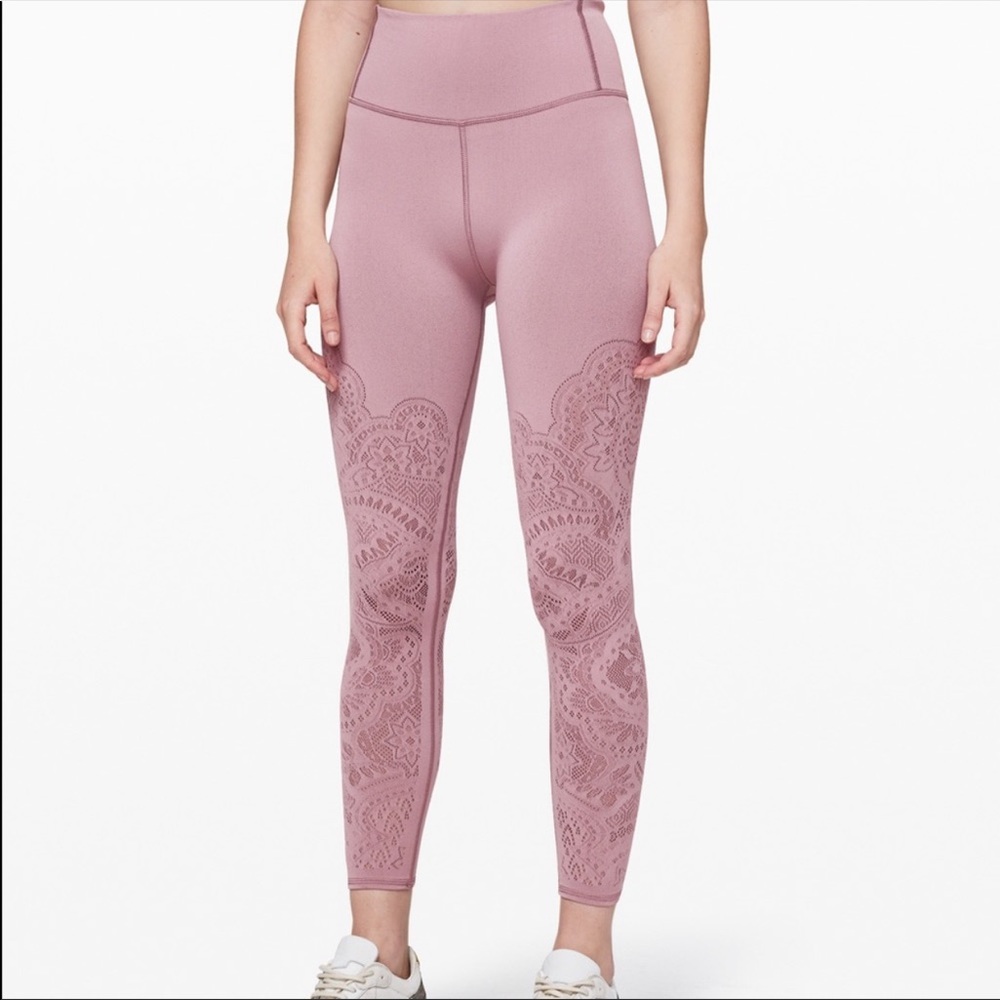 Lululemon Reveal Zen Expression